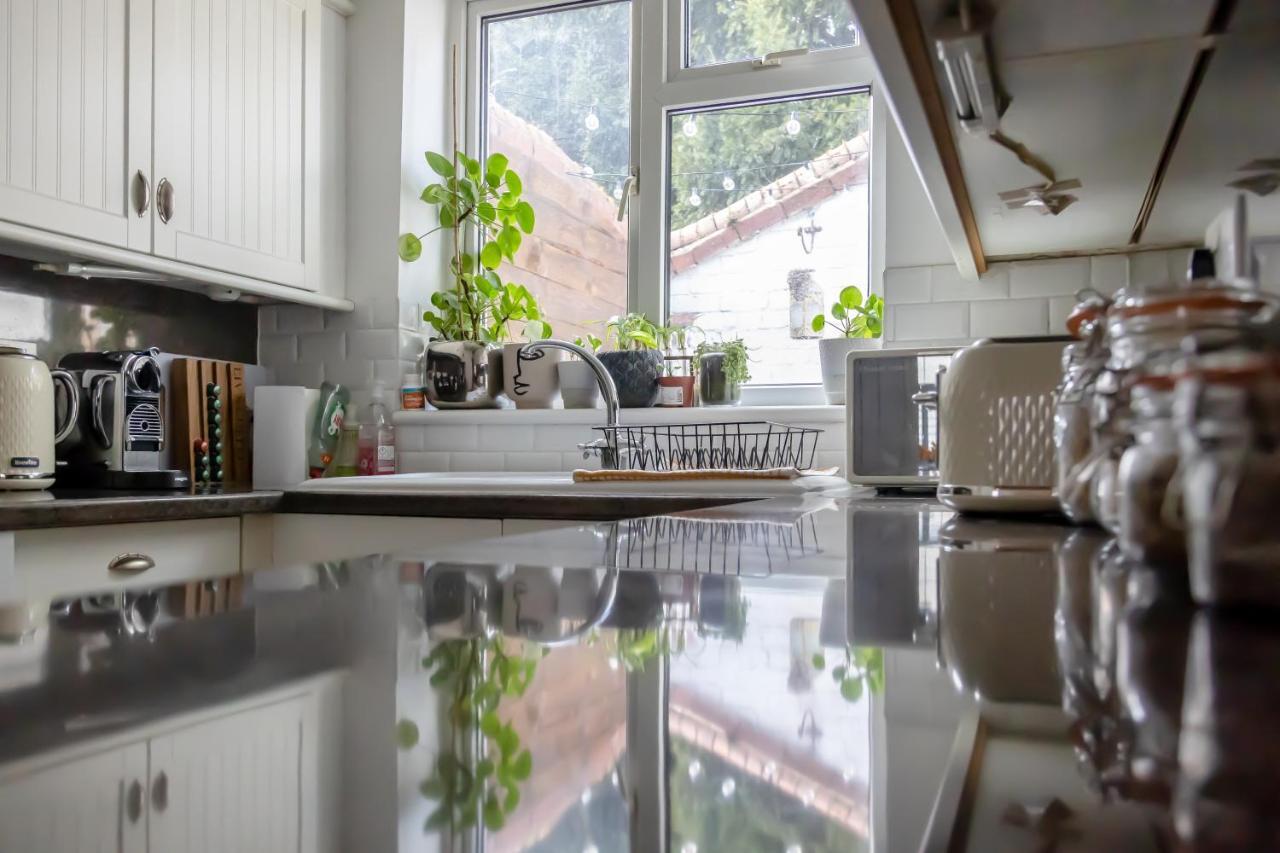 Hereford City - St Owens Terrace - Comfortable & Spacious Well Presented Three Storey House, Perfect For A Weekend Away & Exploring The City On Foot - Hosted By Rentmyhouse Eksteriør bilde