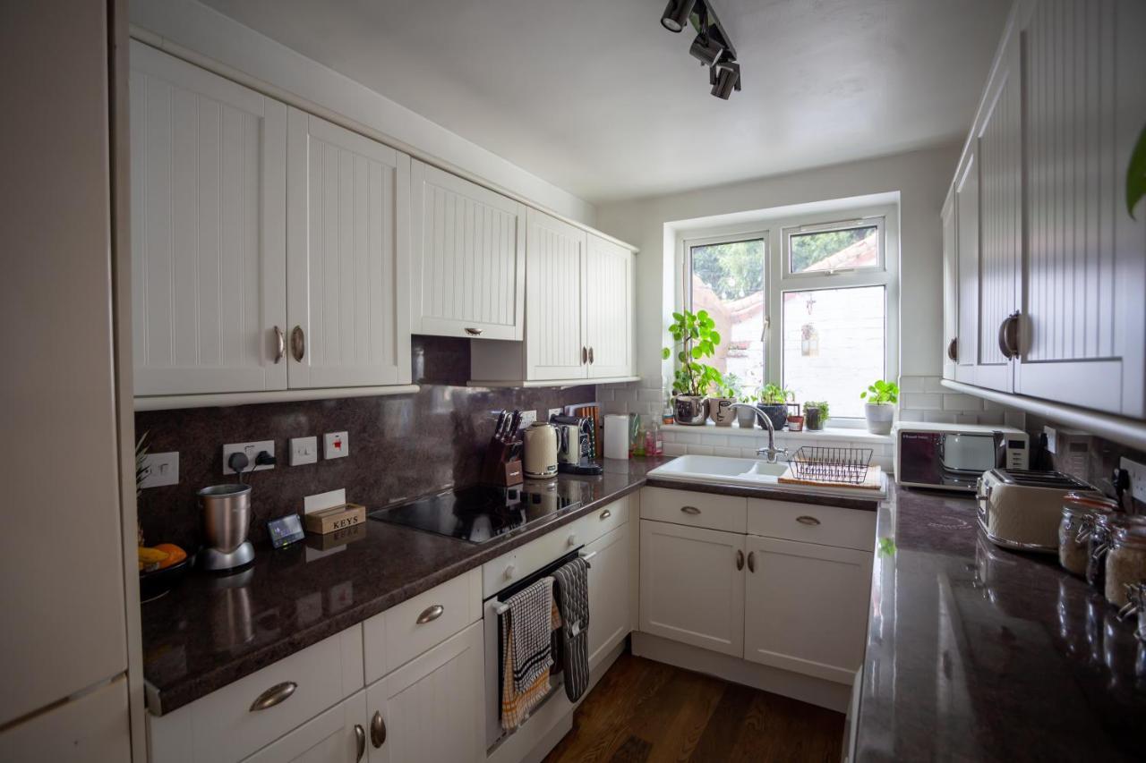 Hereford City - St Owens Terrace - Comfortable & Spacious Well Presented Three Storey House, Perfect For A Weekend Away & Exploring The City On Foot - Hosted By Rentmyhouse Eksteriør bilde